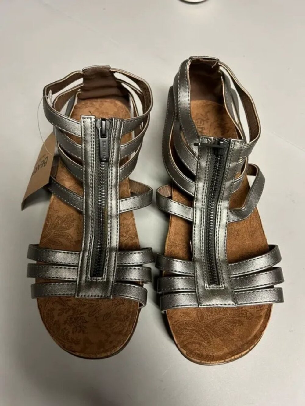 Bearpaw sandals new with tags FLAWED